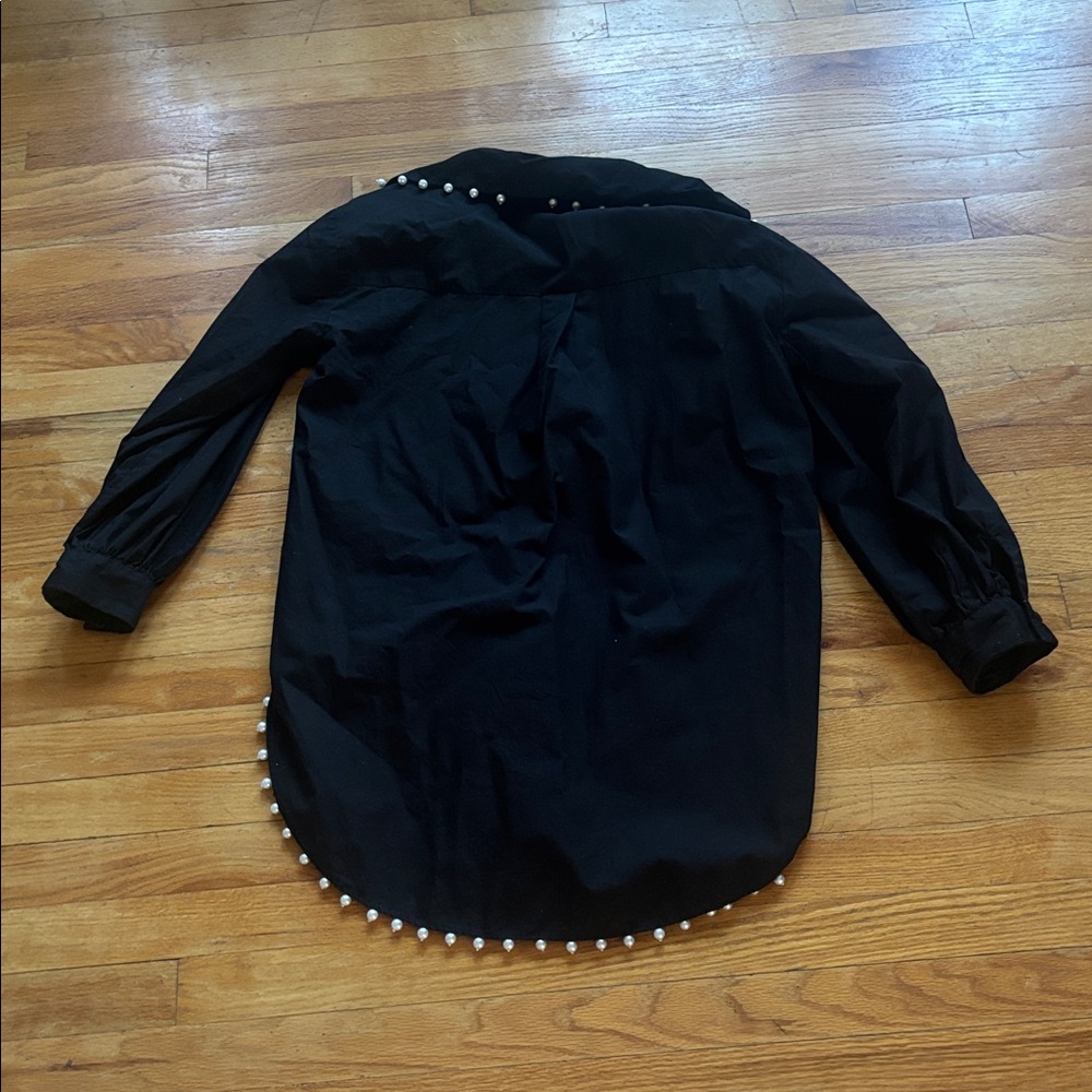 Hannah Lynn Pearl Button Down Top - Picture 9 of 9